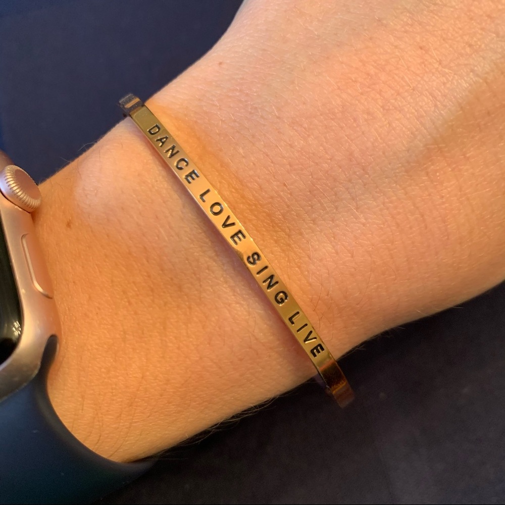 NWT MantraBand “Dance Love Sing Live”